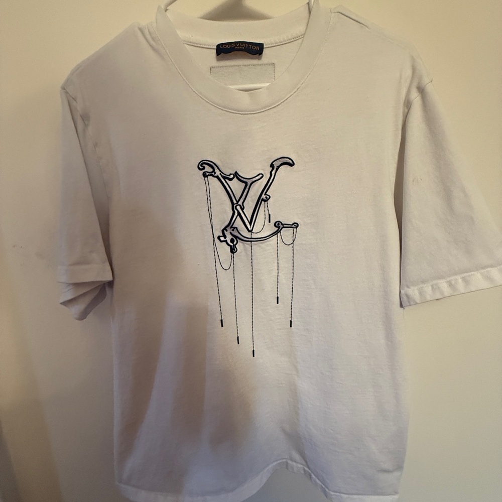 White Louis Vuitton T-Shirt with Black Logo